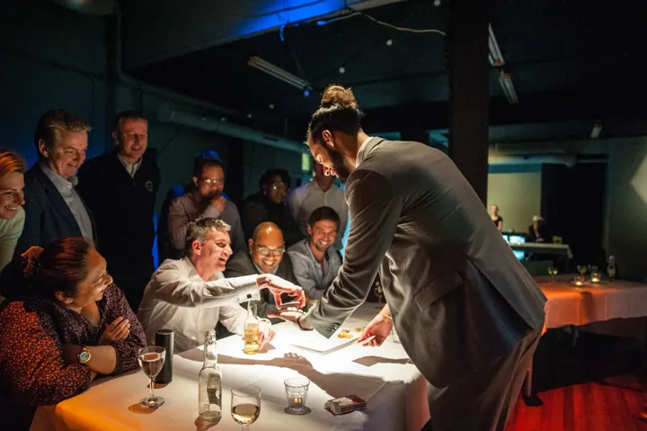 Dubai magician Kariem is the first Beatbox magician in the world!